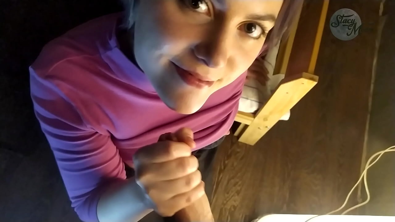 Sik süjeti və yaxşı dərin udum ilə tipik rus ev pornosu