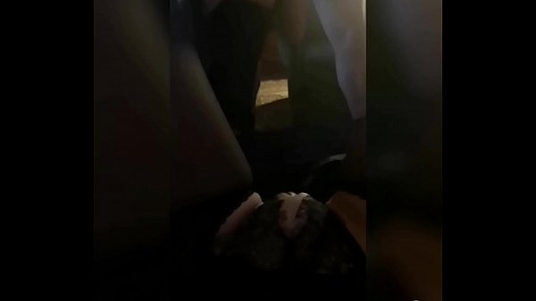 İsti MJM. Ər arvadının gözü qarşısında sevgilisini sikdirir. Arvadın pişiyi islanır, onun çirkli fantaziyaları ağlını qarışdırır