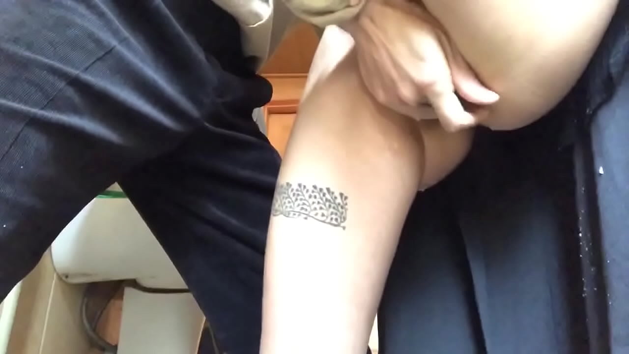 Məktəb vanna otağında fışqırıq, əsl köpüklü orqazm - müəllimim əlindən gələni etdi