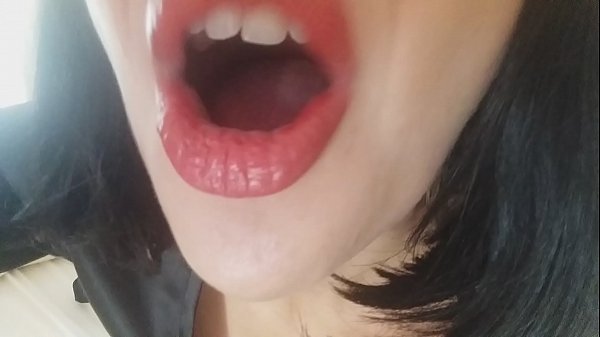 Canım, ögey anan səni bu gün məktəbə buraxmayacaq... Sənə çox ehtiyacım var...