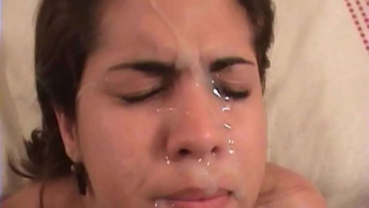 Gözəl latın qarasaçının kobud cinsi əlaqəsi var