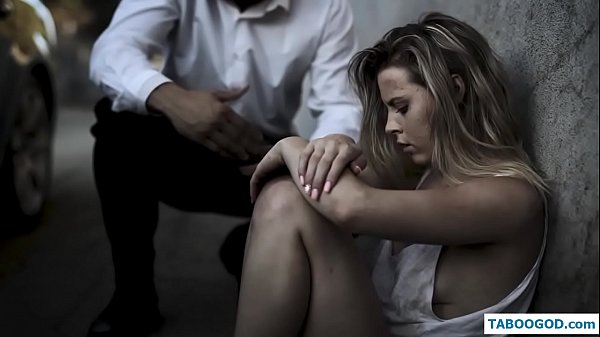 Kinky hekayələr: evsiz yeniyetmə qız